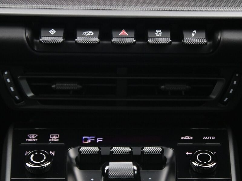 More views of Porsche 911