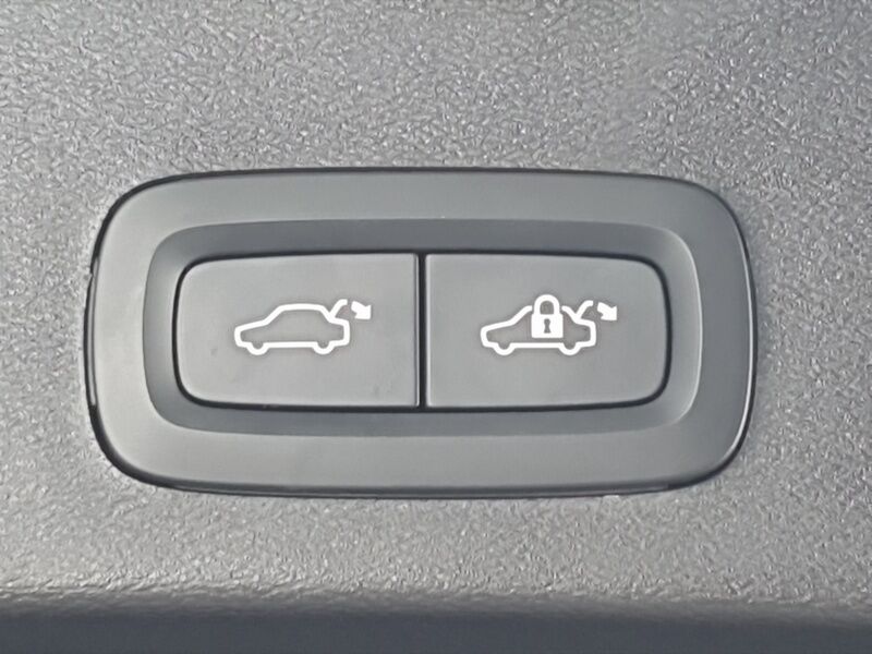 More views of Volvo XC40