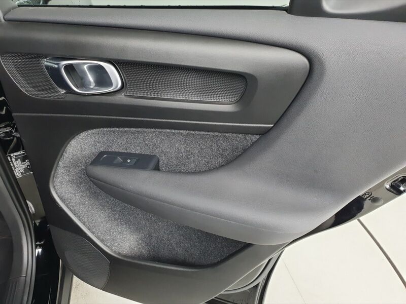 More views of Volvo XC40