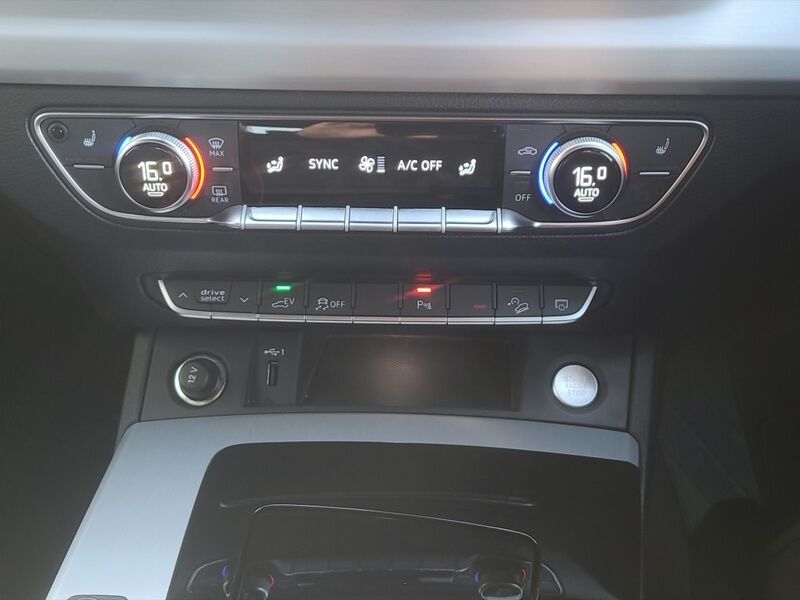 More views of Audi Q5