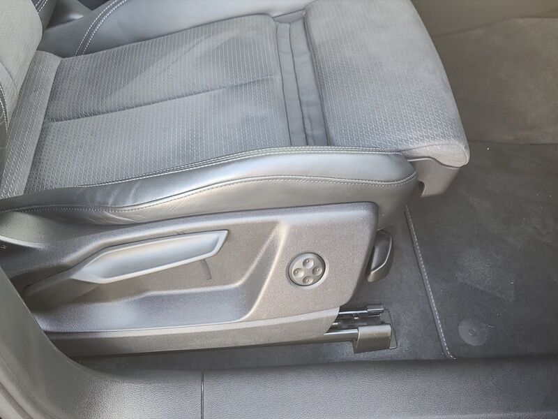 More views of Audi Q5