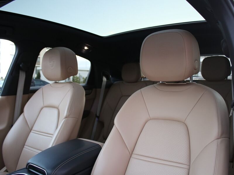 More views of Porsche Cayenne