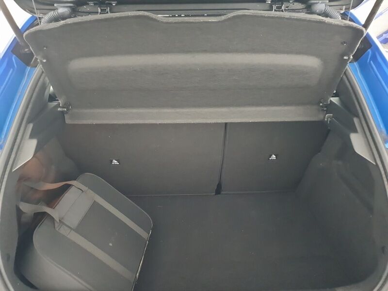 More views of Peugeot 208