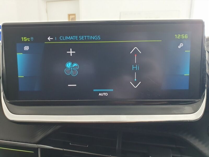 More views of Peugeot 208