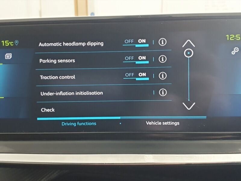 More views of Peugeot 208