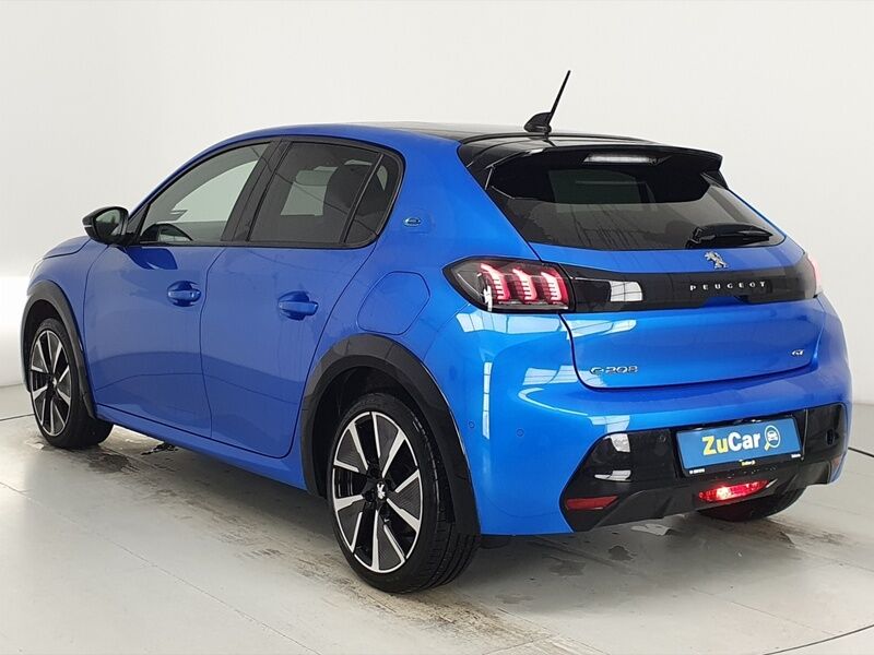 More views of Peugeot 208