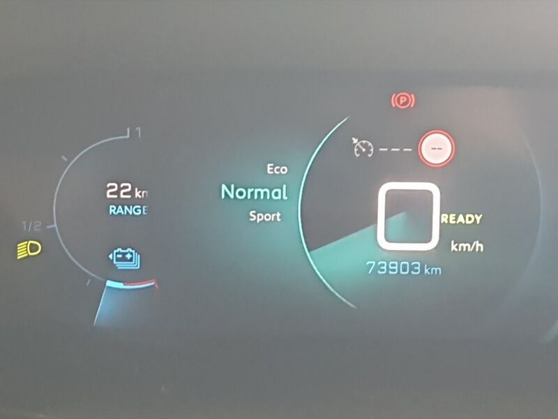 More views of Peugeot 208