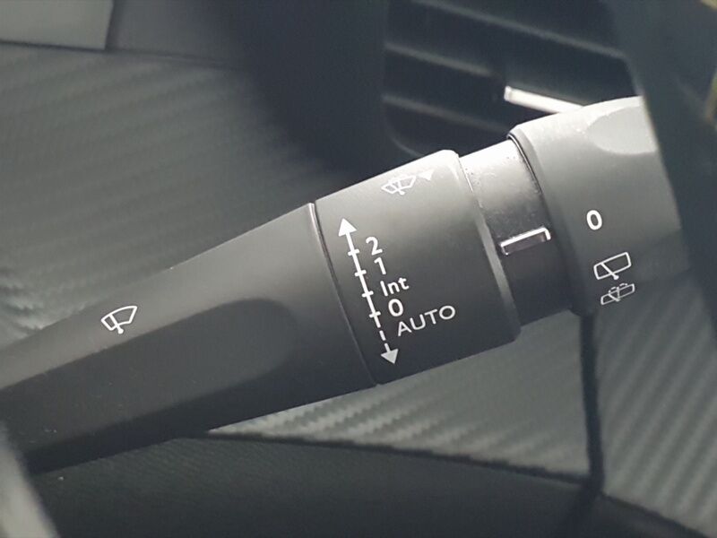 More views of Peugeot 208