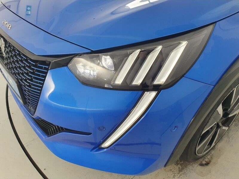 More views of Peugeot 208