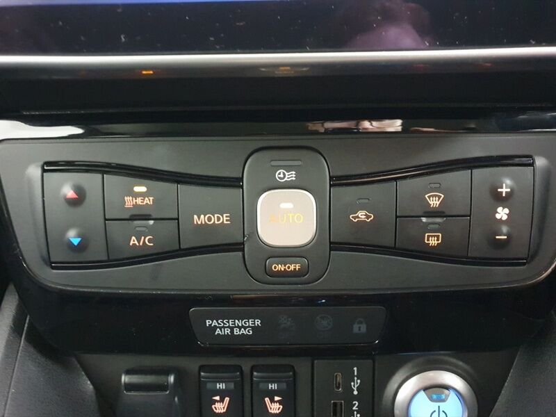 More views of Nissan Leaf