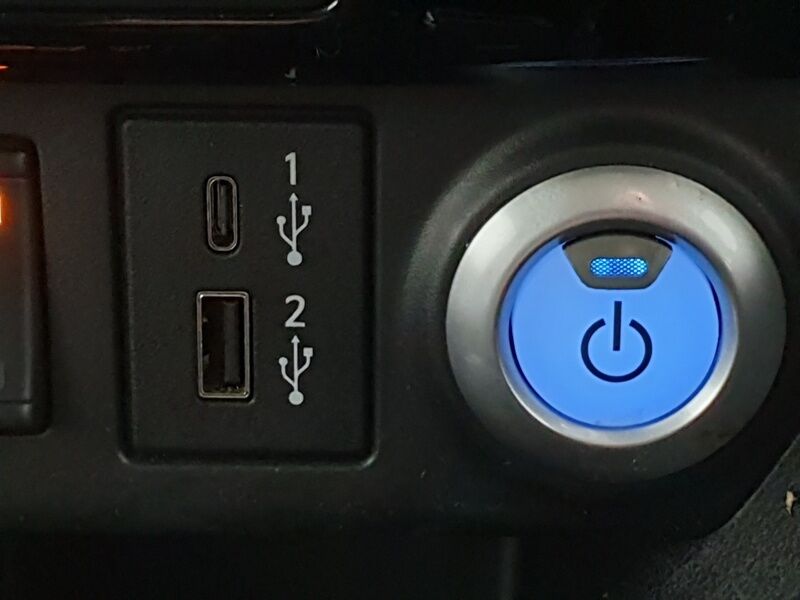 More views of Nissan Leaf