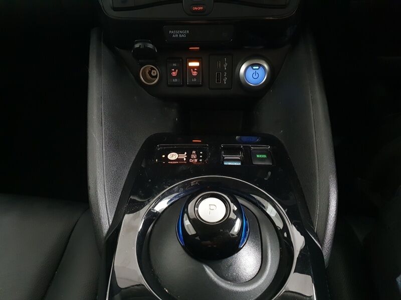 More views of Nissan Leaf