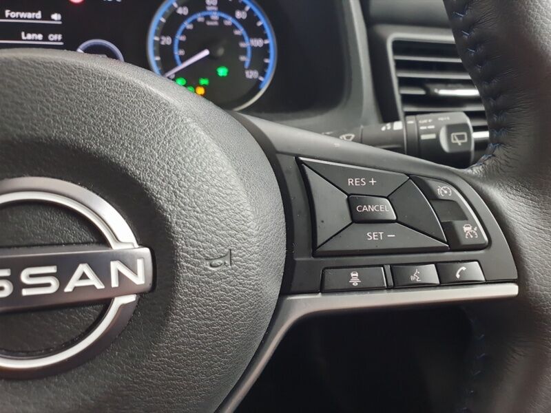 More views of Nissan Leaf