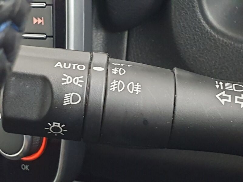 More views of Nissan Leaf