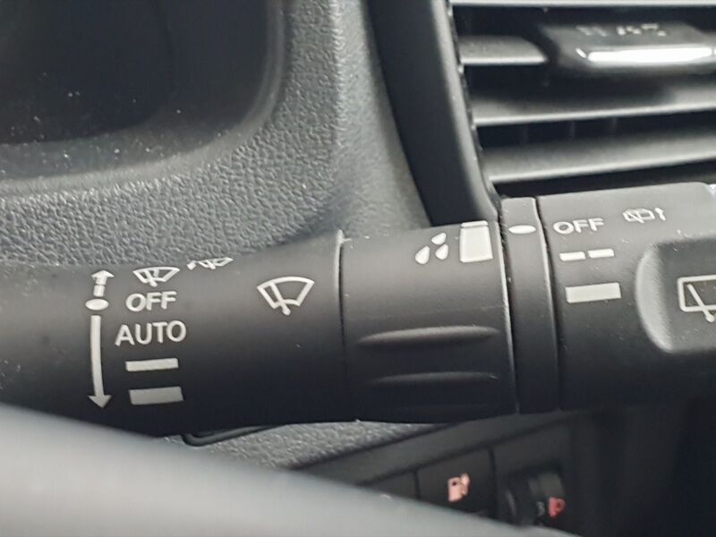 More views of Nissan Leaf