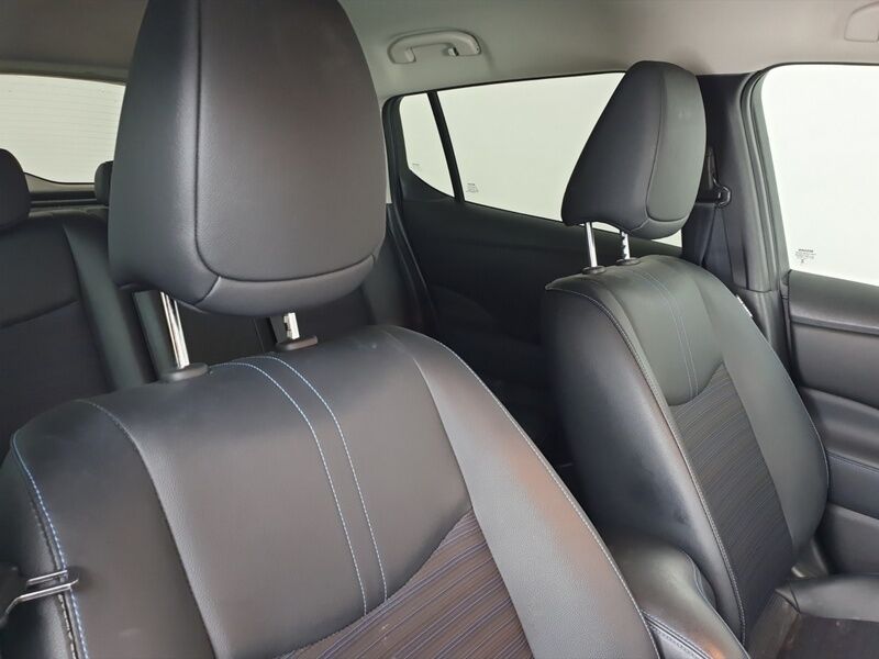 More views of Nissan Leaf