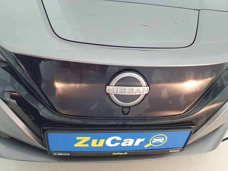 More views of Nissan Leaf