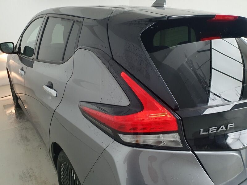 More views of Nissan Leaf