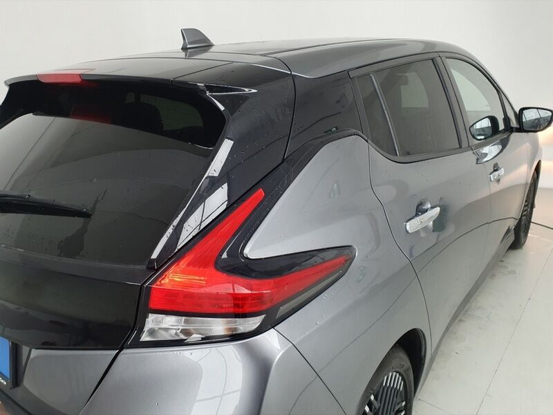 More views of Nissan Leaf