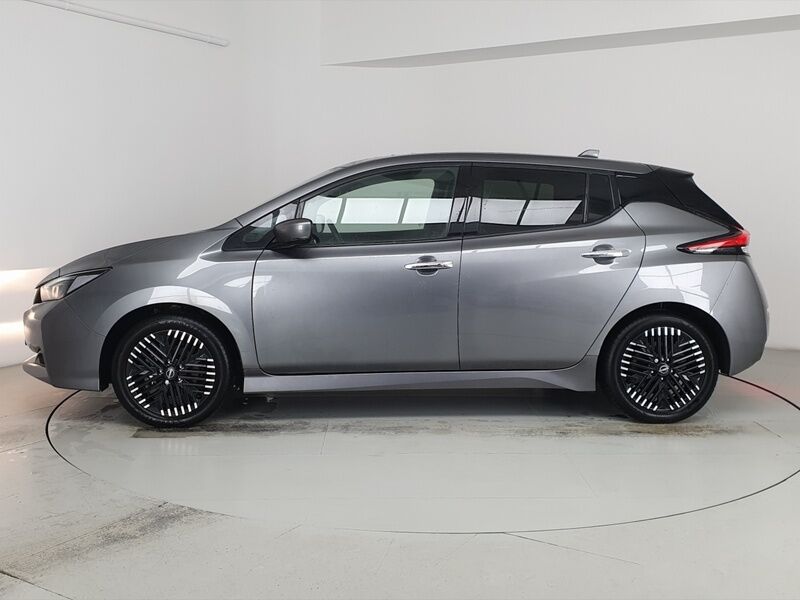 More views of Nissan Leaf