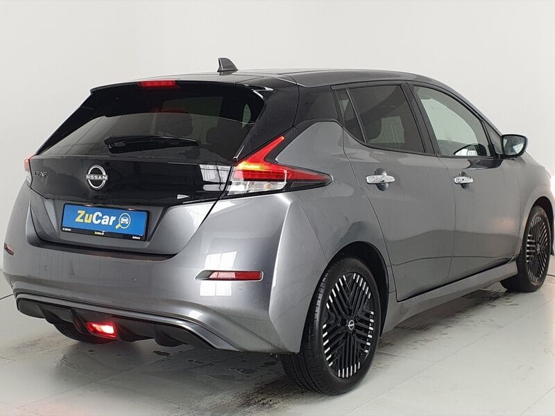 More views of Nissan Leaf