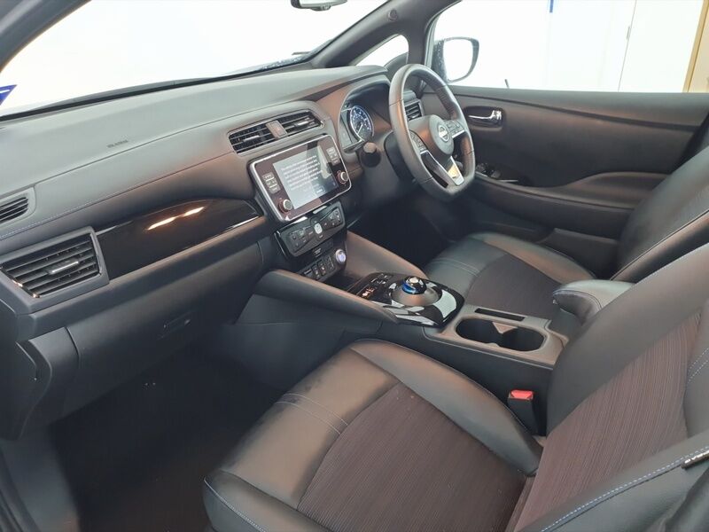 More views of Nissan Leaf