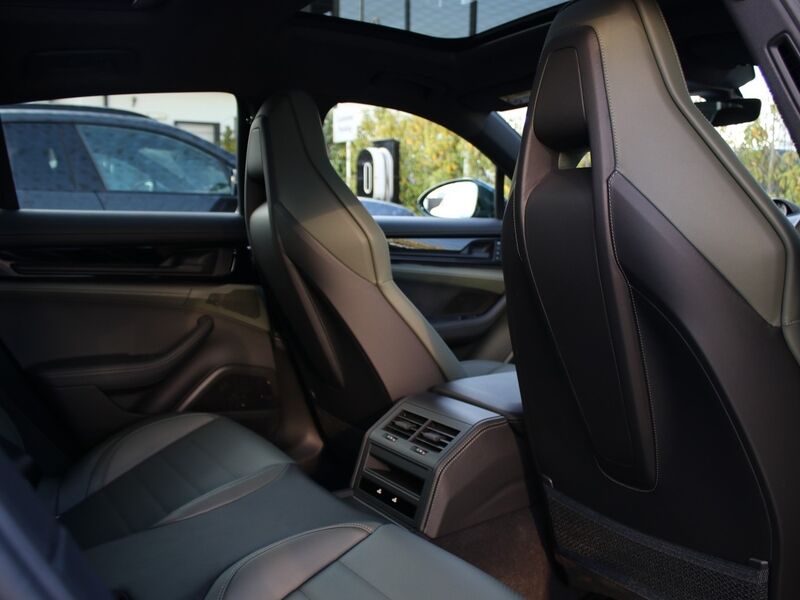 More views of Porsche Panamera