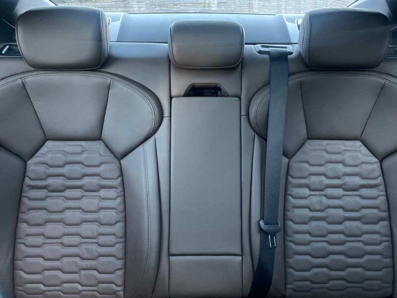 More views of Audi e-tron GT quattro