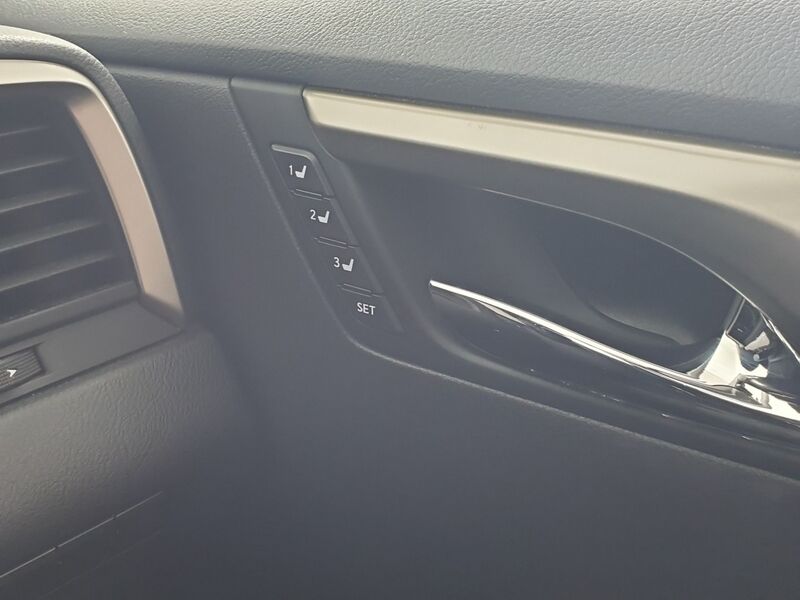 More views of Lexus RX450H