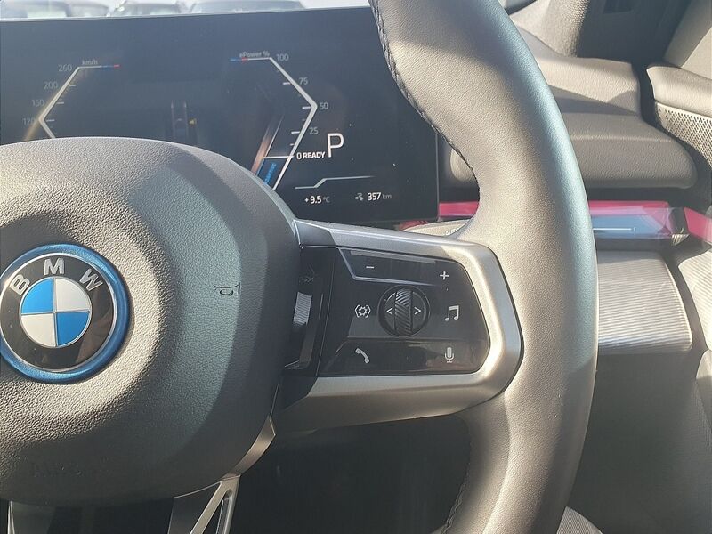 More views of BMW i5