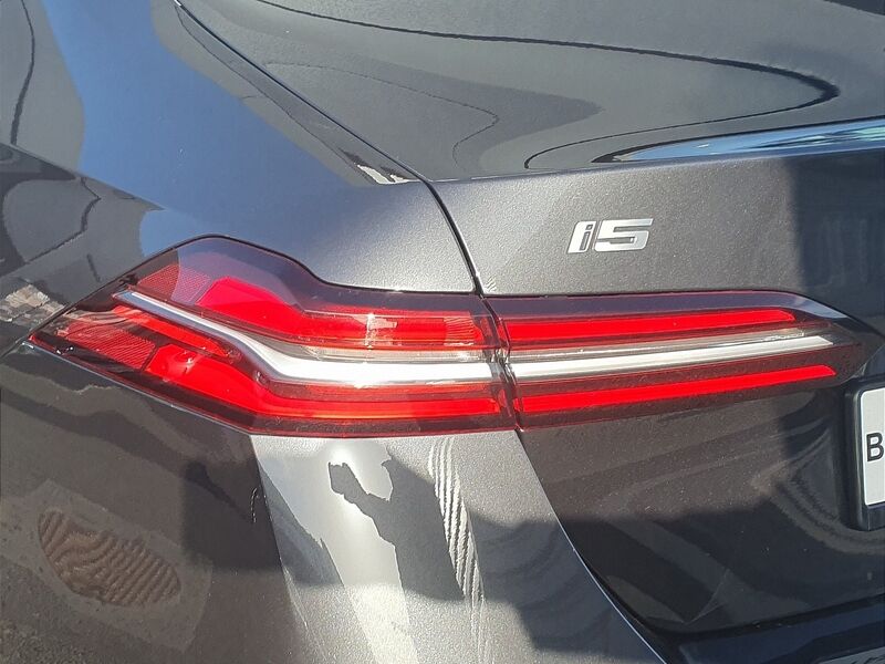 More views of BMW i5