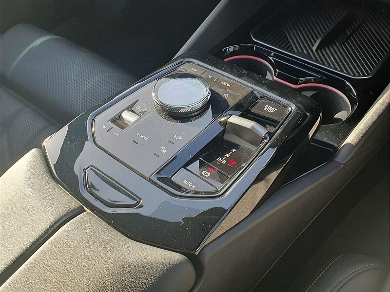 More views of BMW i5