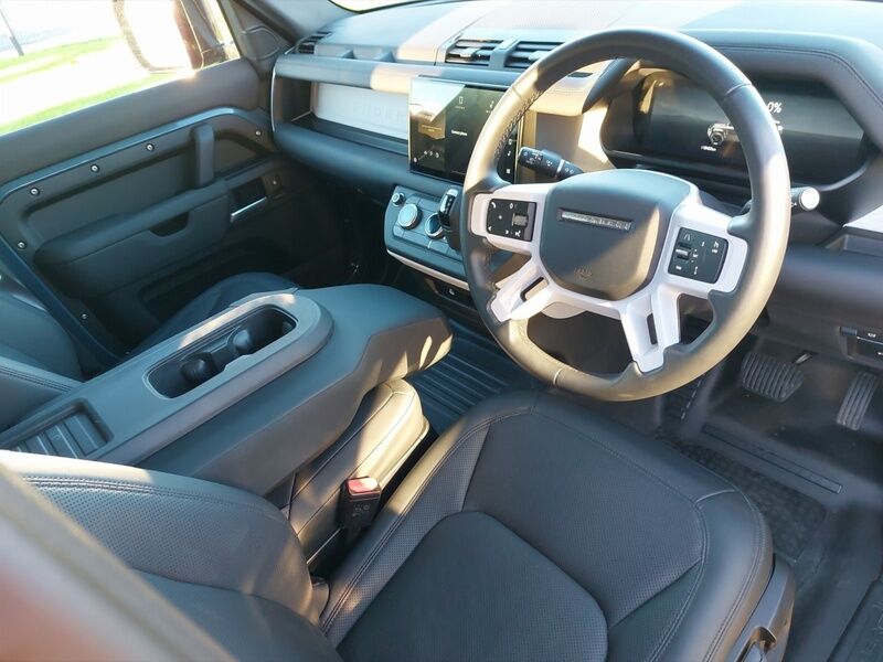 More views of Land Rover Defender