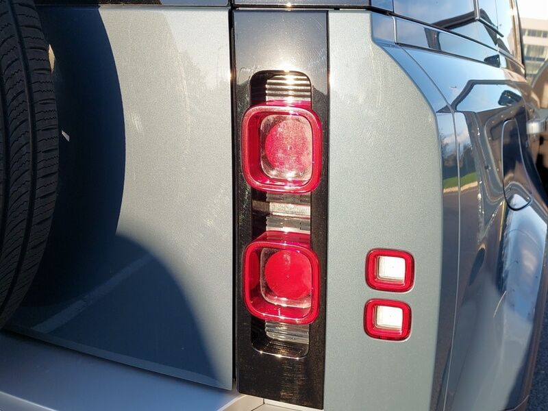 More views of Land Rover Defender