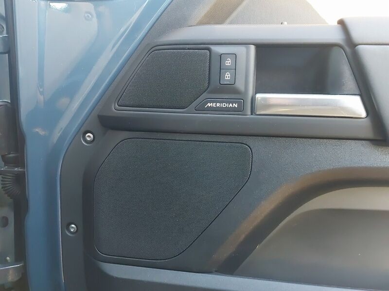 More views of Land Rover Defender