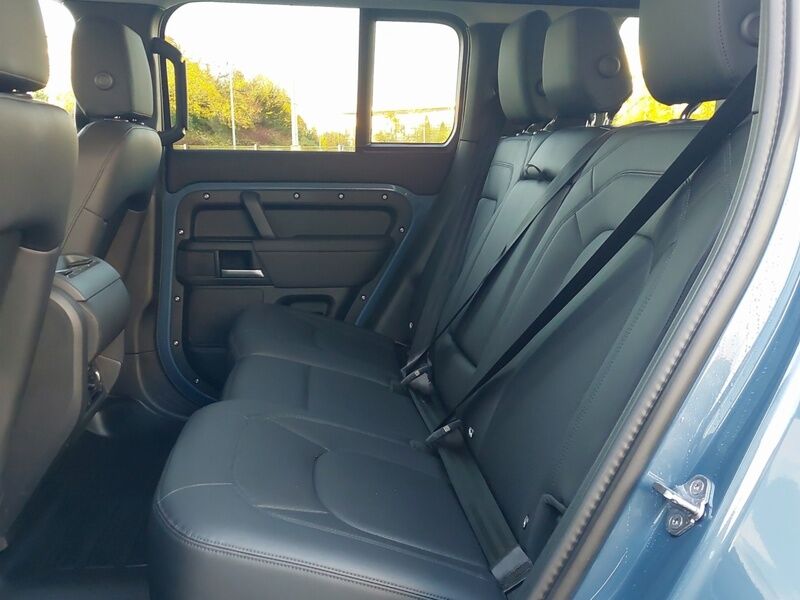 More views of Land Rover Defender