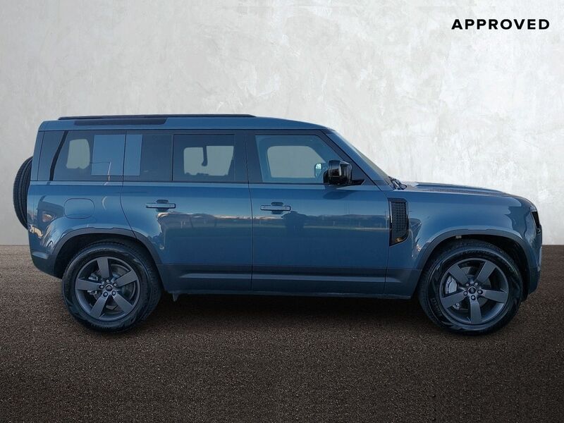 More views of Land Rover Defender