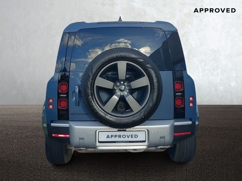 More views of Land Rover Defender