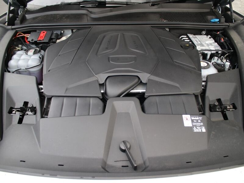 More views of Porsche Cayenne