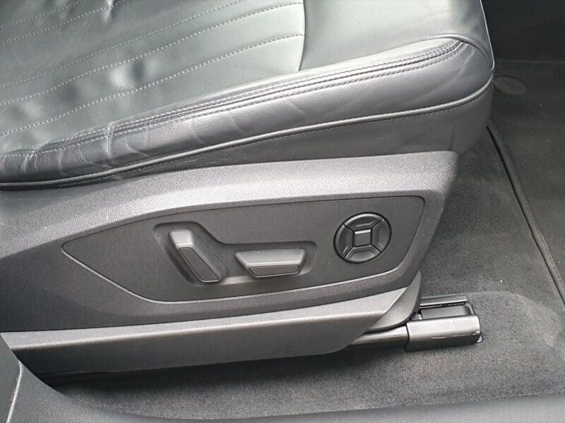 More views of Audi E-Tron