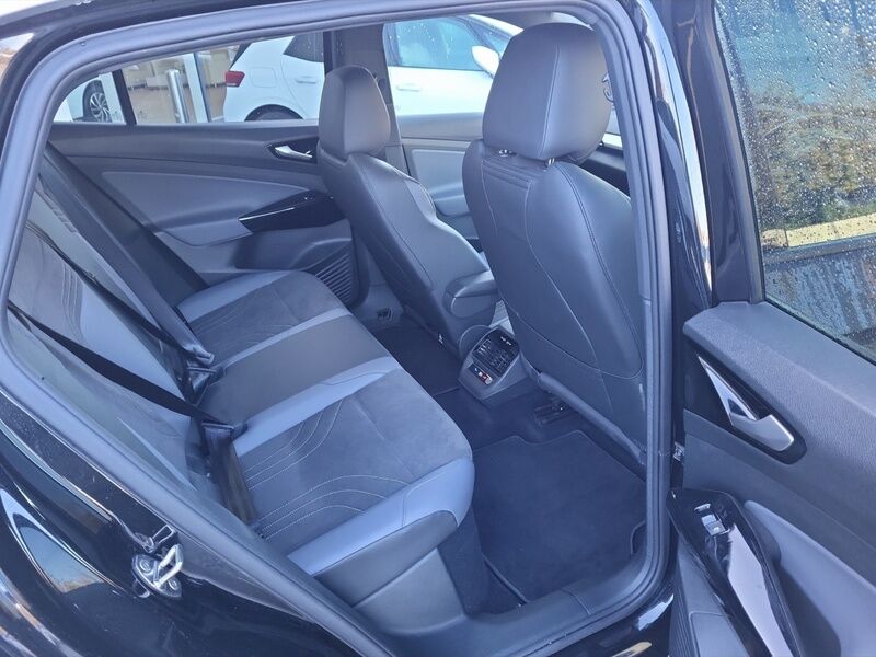 More views of Volkswagen ID.5