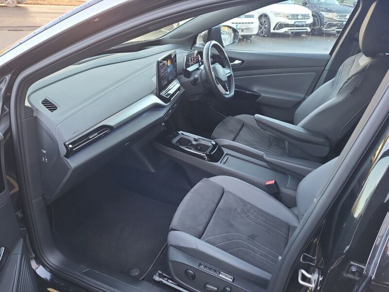 More views of Volkswagen ID.5