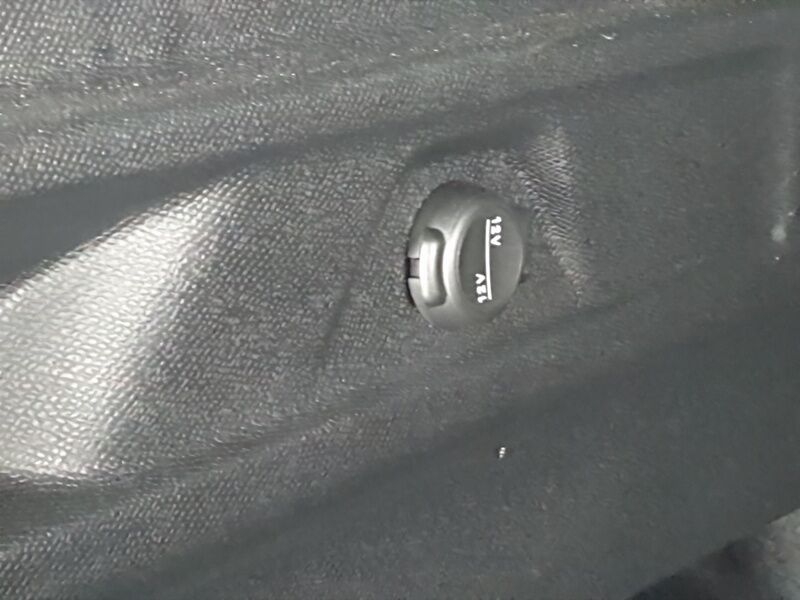 More views of Peugeot 3008