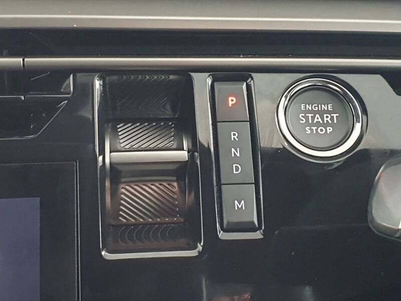 More views of Peugeot 3008