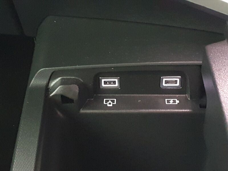 More views of Peugeot 3008