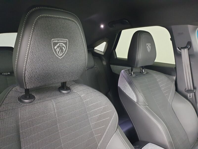 More views of Peugeot 3008