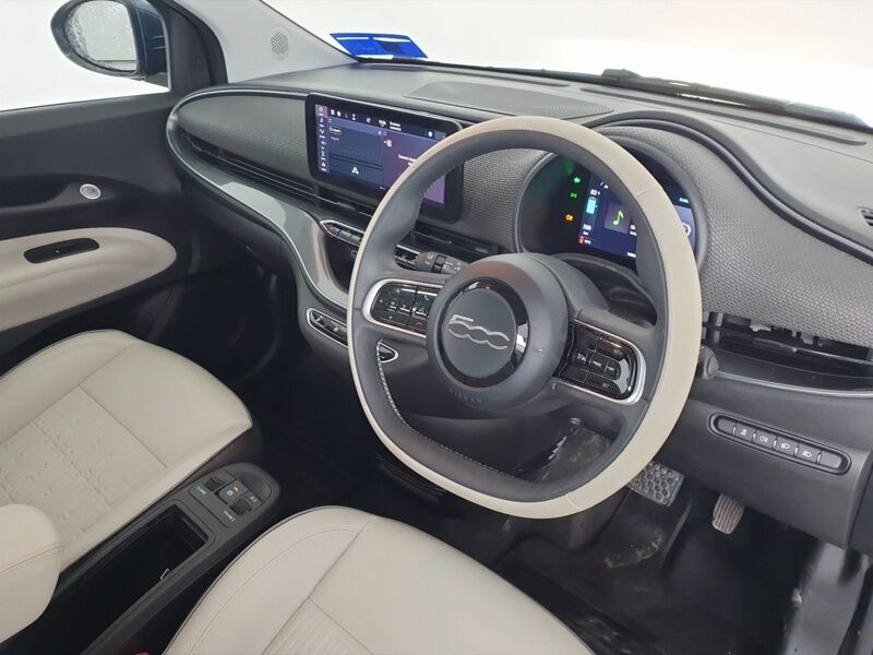 More views of Fiat 500e