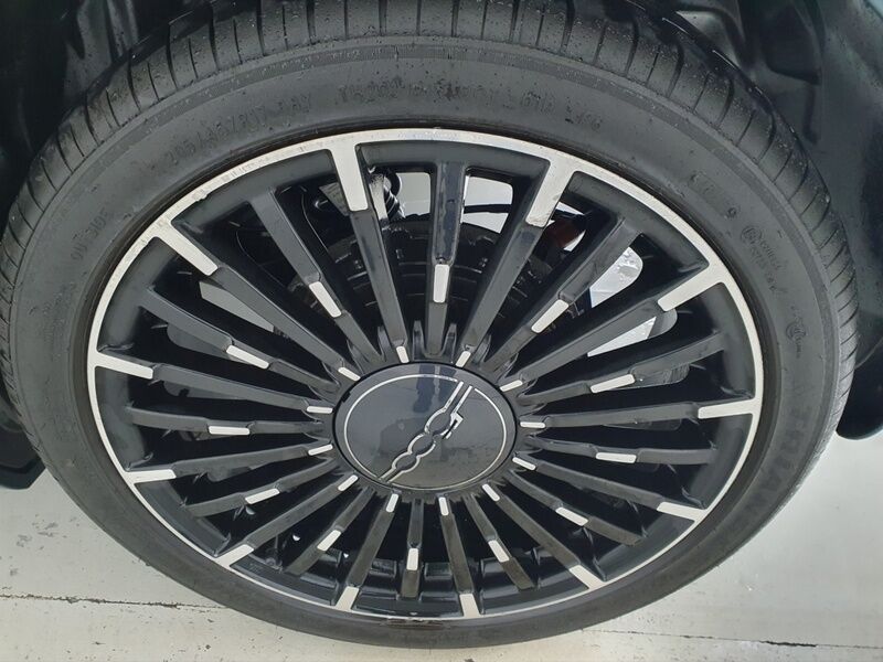 More views of Fiat 500e