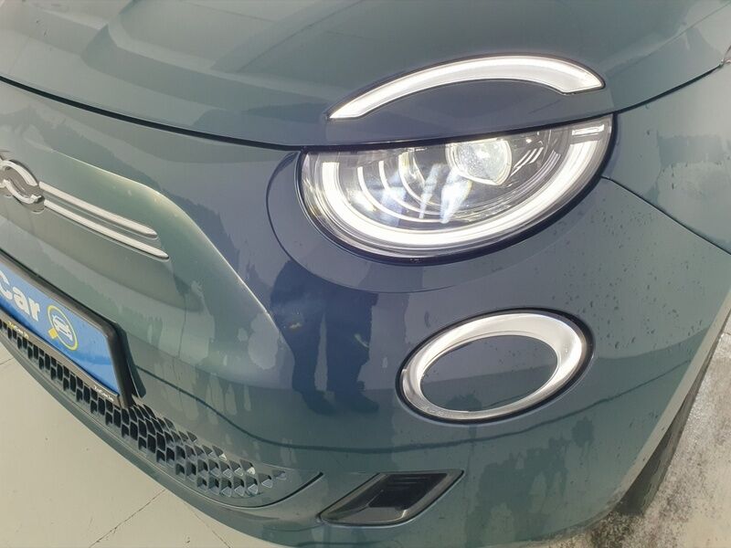 More views of Fiat 500e