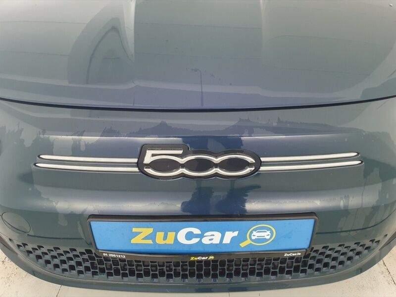 More views of Fiat 500e